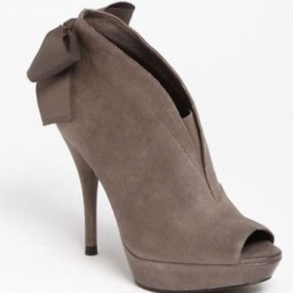 Vera Wang Royce Tan Peep Toe bow heels booties 6m - Picture 2 of 14